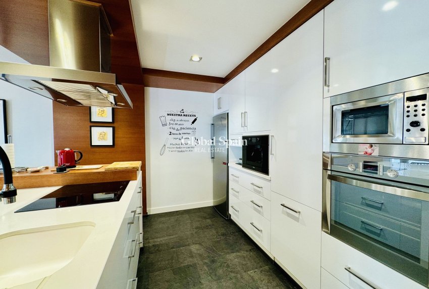 Revente - APPARTEMENT -
TORREVIEJA - Costa Blanca