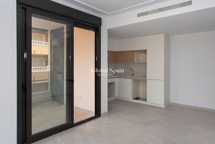 Revente - APPARTEMENT -
TORREVIEJA - Costa Blanca