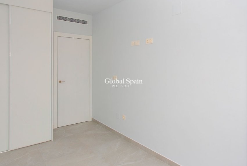Revente - APPARTEMENT -
TORREVIEJA - Costa Blanca