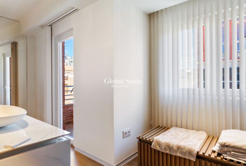 Revente - APPARTEMENT -
TORREVIEJA - Costa Blanca
