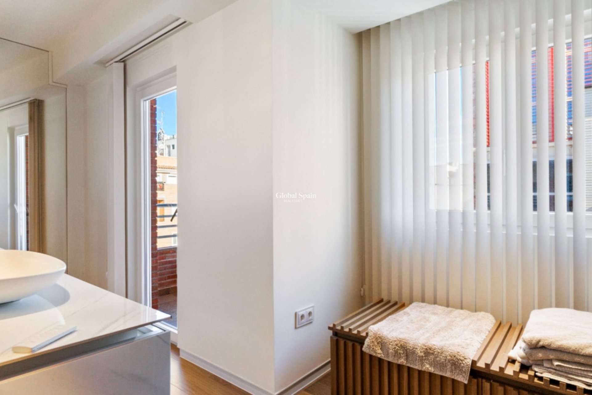 Revente - APPARTEMENT -
TORREVIEJA - Costa Blanca