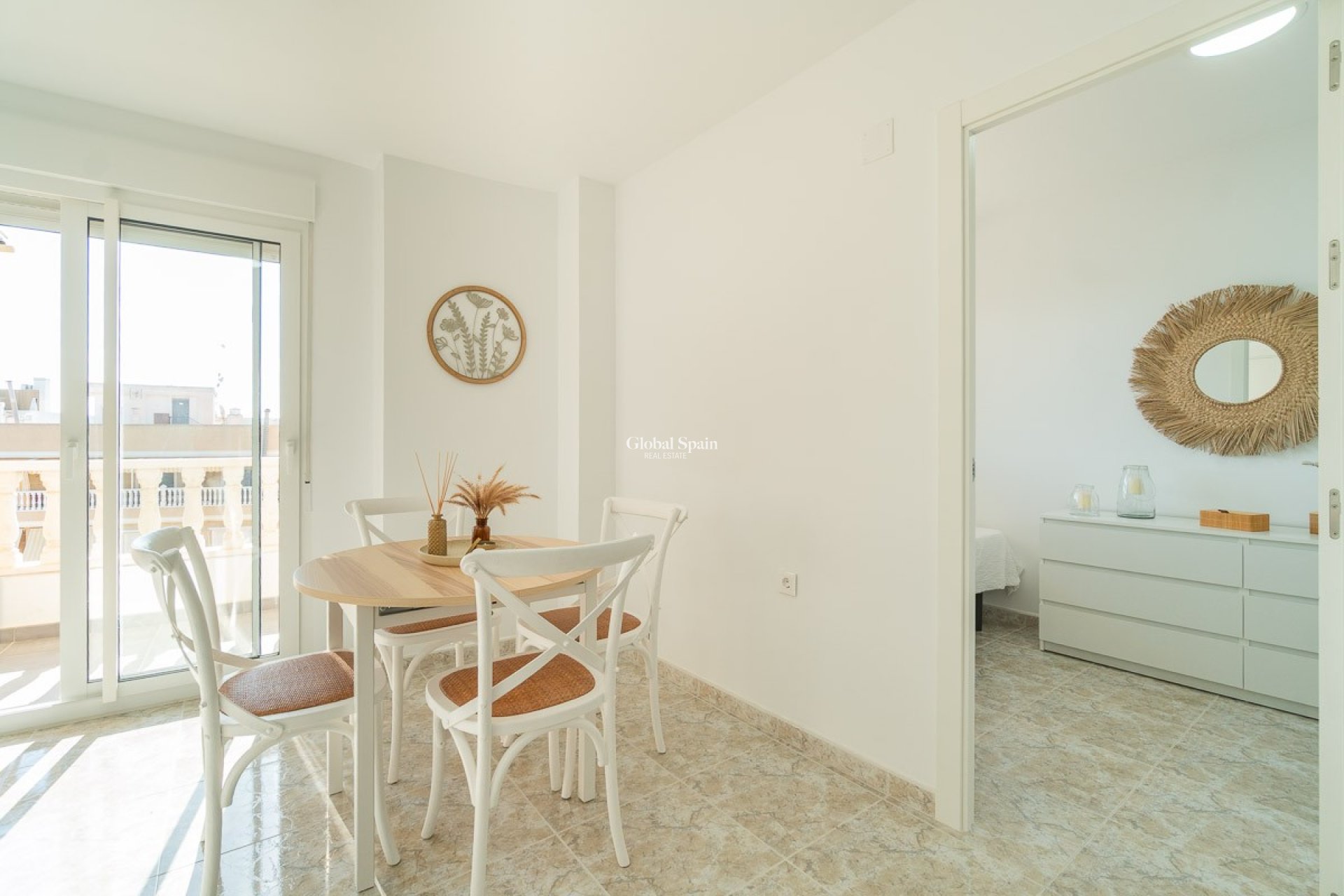 Revente - APPARTEMENT -
TORREVIEJA - Costa Blanca