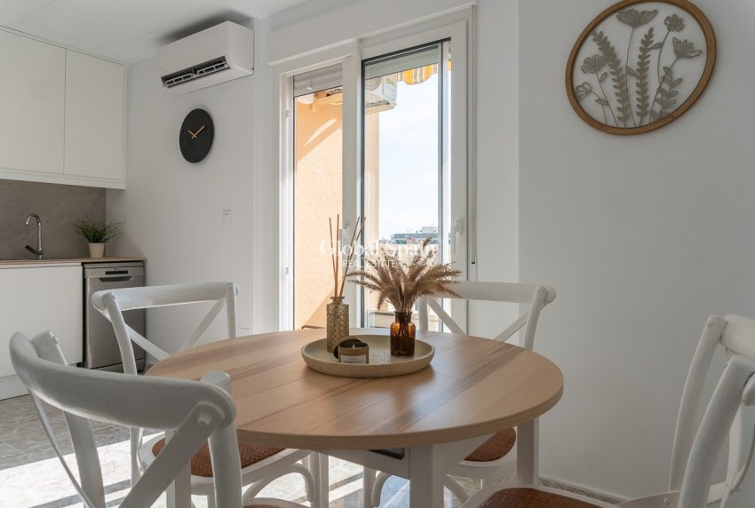 Revente - APPARTEMENT -
TORREVIEJA - Costa Blanca