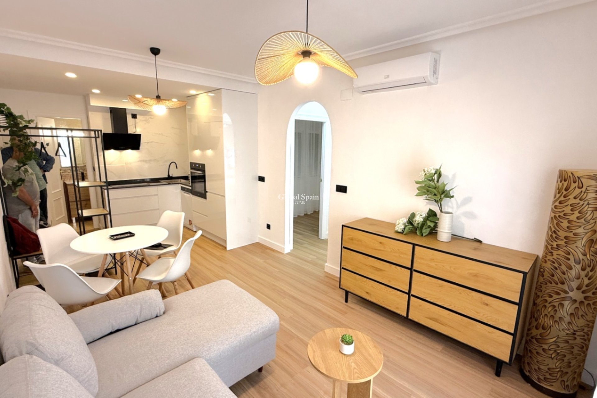 Revente - APPARTEMENT -
TORREVIEJA - Costa Blanca