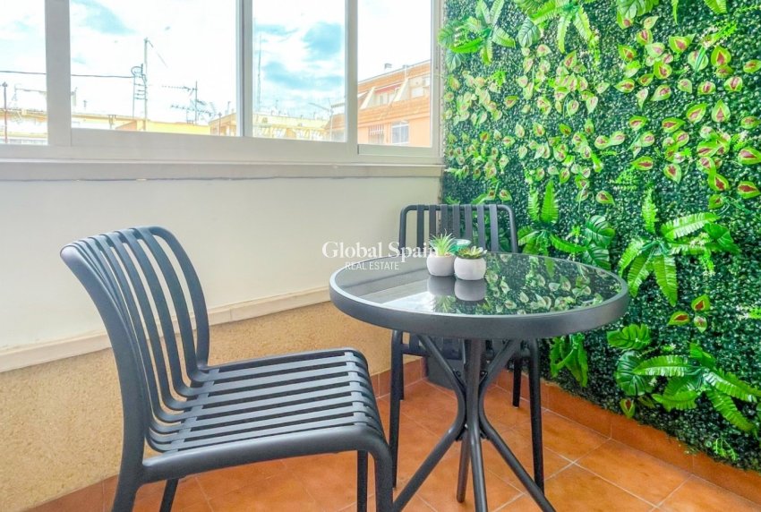 Revente - APPARTEMENT -
TORREVIEJA - Costa Blanca
