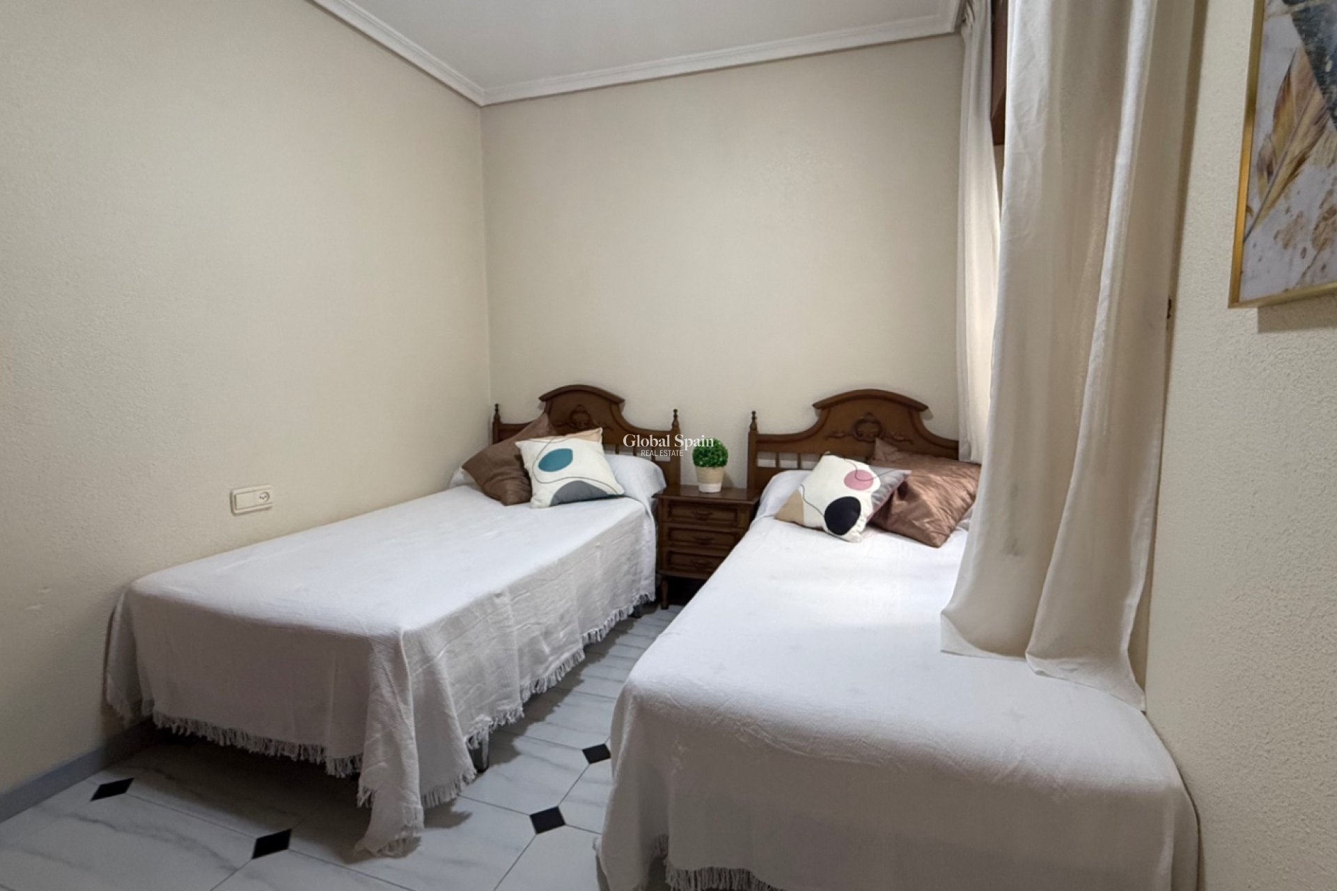 Revente - APPARTEMENT -
TORREVIEJA - Costa Blanca