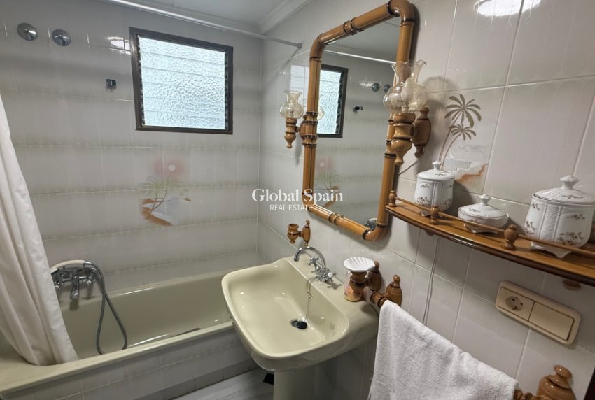 Revente - APPARTEMENT -
TORREVIEJA - Costa Blanca