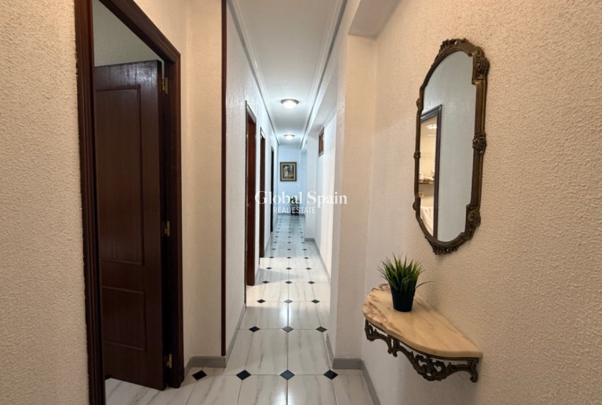 Revente - APPARTEMENT -
TORREVIEJA - Costa Blanca
