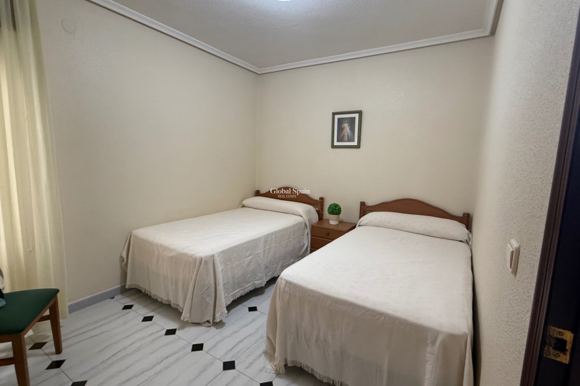 Revente - APPARTEMENT -
TORREVIEJA - Costa Blanca