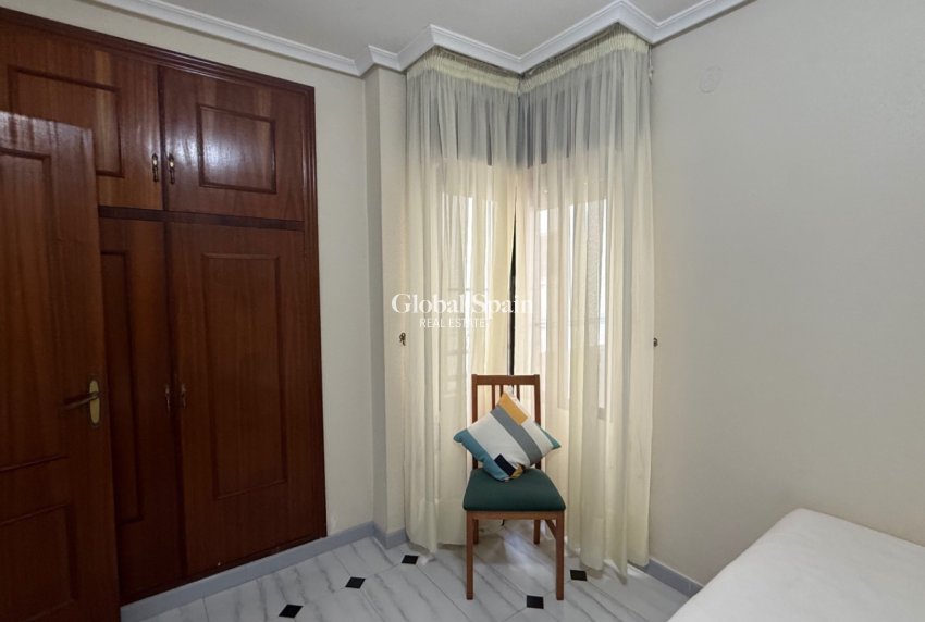 Revente - APPARTEMENT -
TORREVIEJA - Costa Blanca