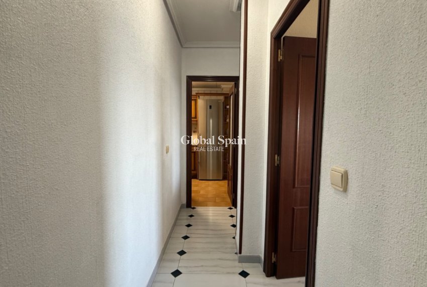 Revente - APPARTEMENT -
TORREVIEJA - Costa Blanca