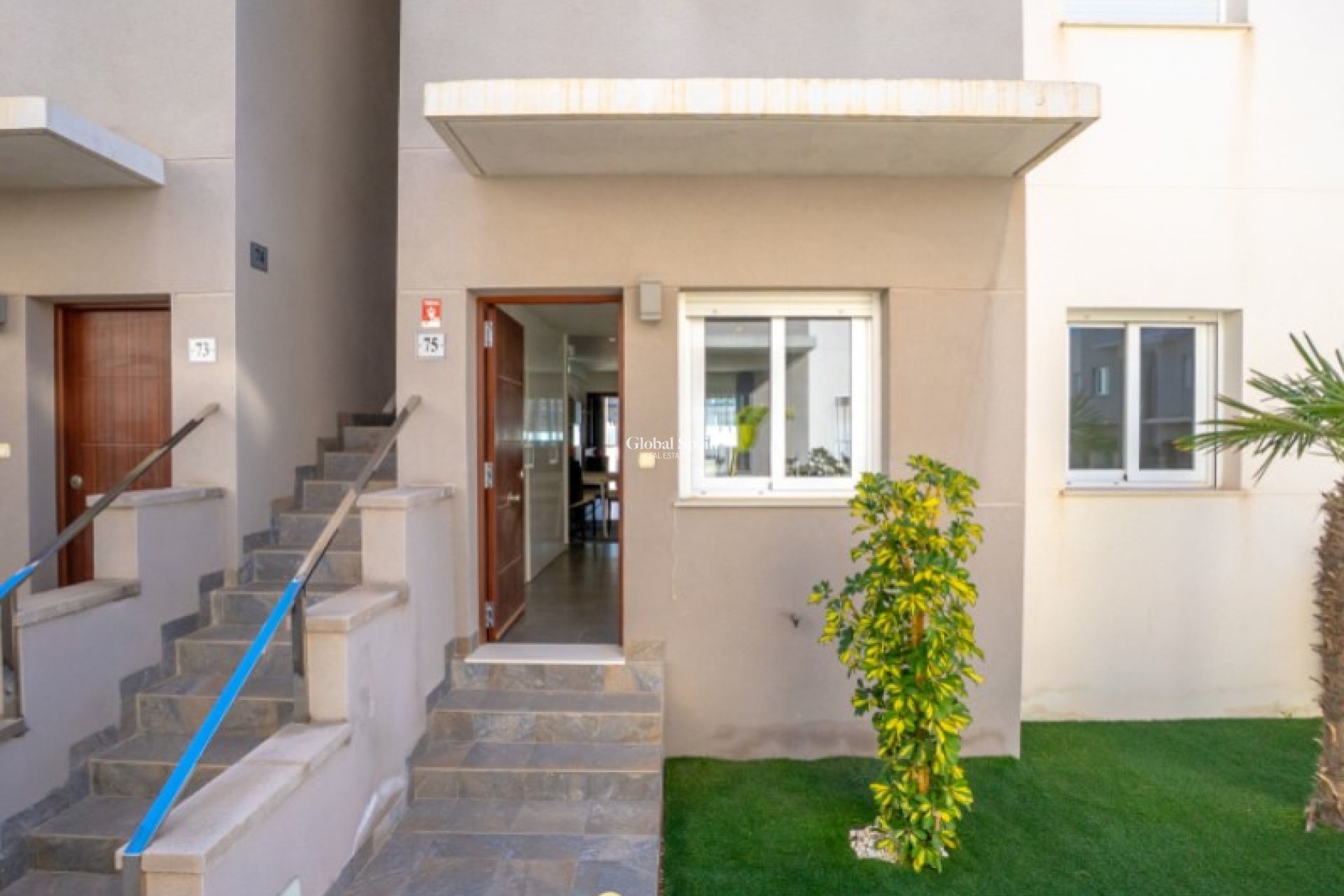 Revente - APPARTEMENT -
TORREVIEJA - Costa Blanca