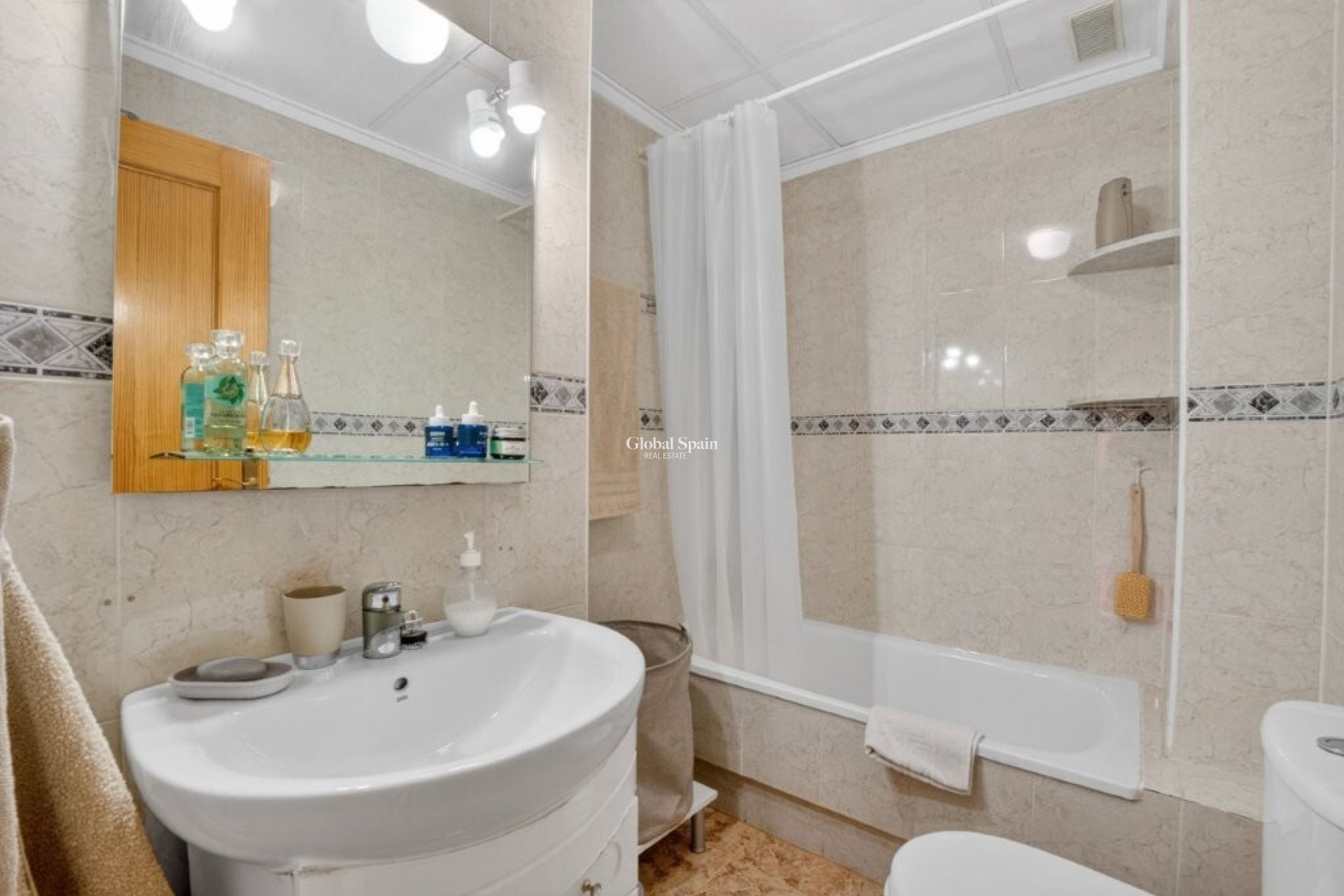 Revente - APPARTEMENT -
TORREVIEJA - Costa Blanca