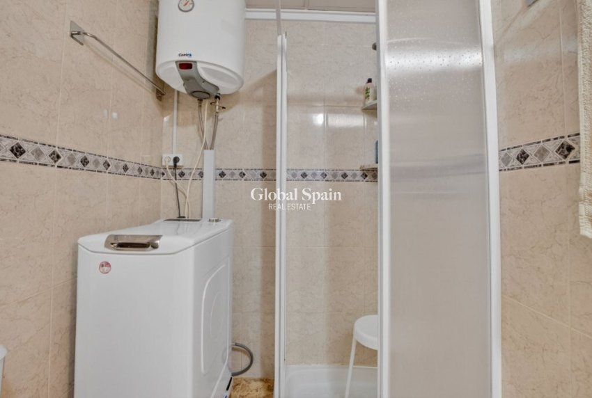 Revente - APPARTEMENT -
TORREVIEJA - Costa Blanca
