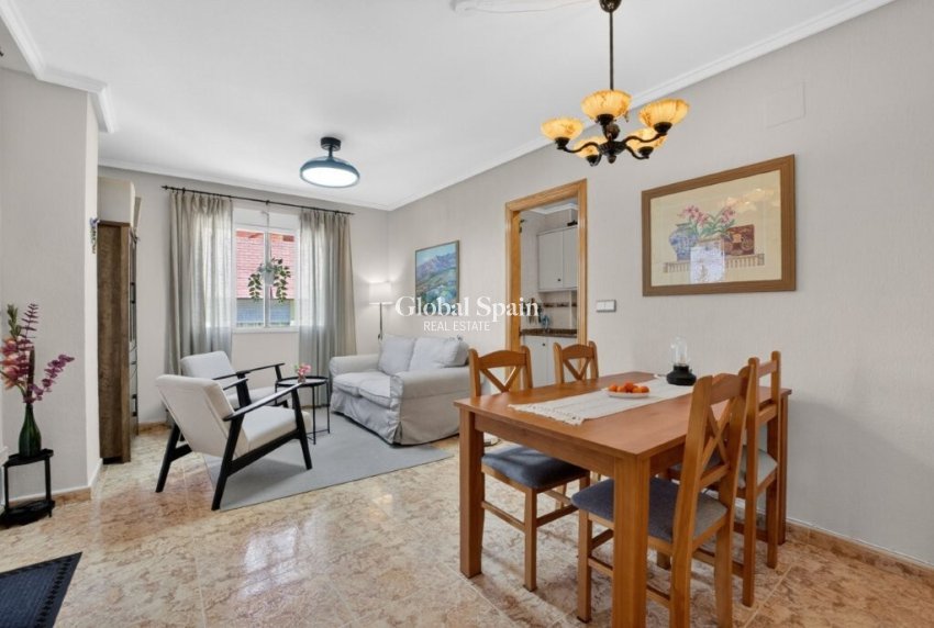 Revente - APPARTEMENT -
TORREVIEJA - Costa Blanca