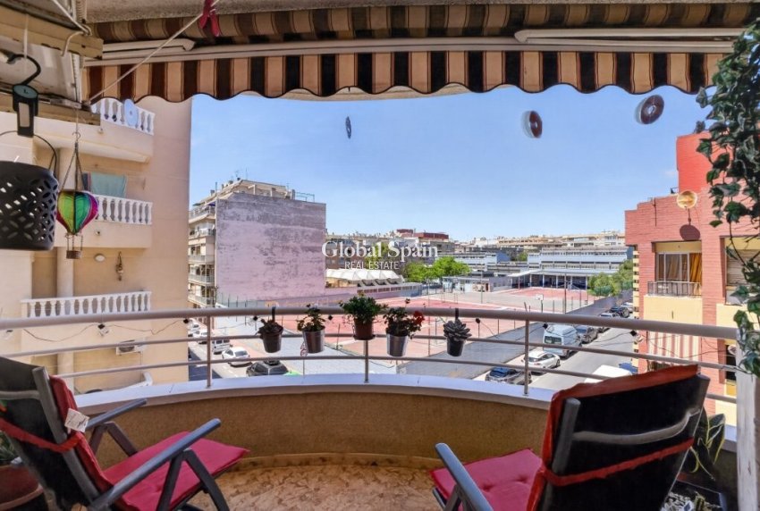 Revente - APPARTEMENT -
TORREVIEJA - Costa Blanca