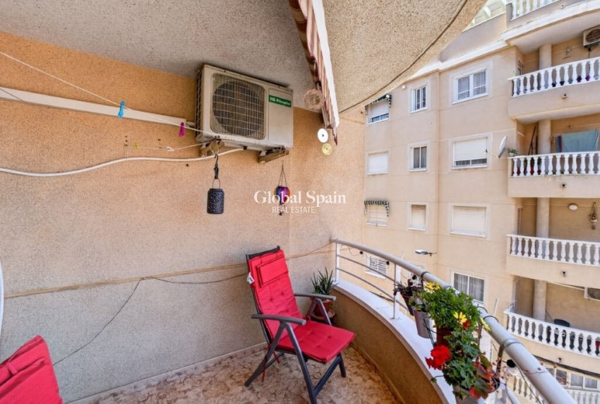 Revente - APPARTEMENT -
TORREVIEJA - Costa Blanca
