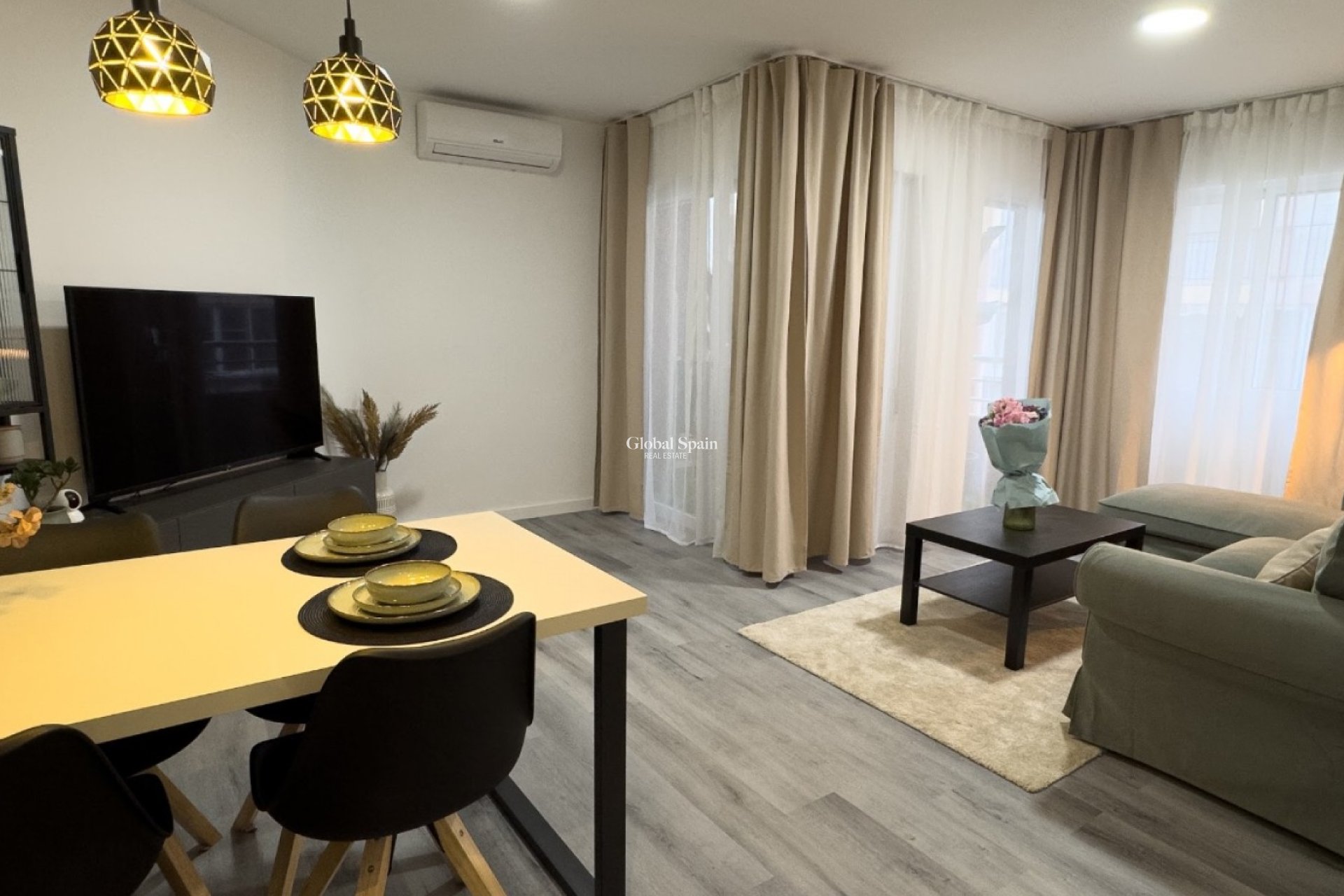 Revente - APPARTEMENT -
TORREVIEJA - Costa Blanca