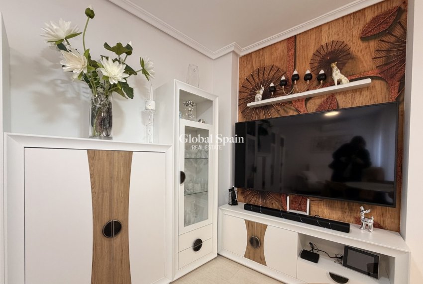 Revente - APPARTEMENT -
TORREVIEJA - Costa Blanca