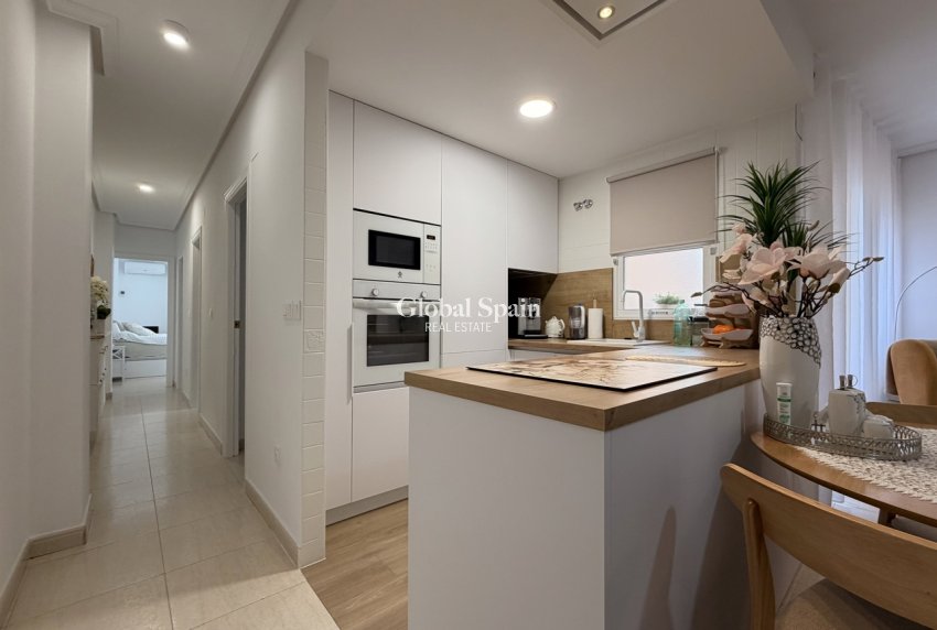 Revente - APPARTEMENT -
TORREVIEJA - Costa Blanca