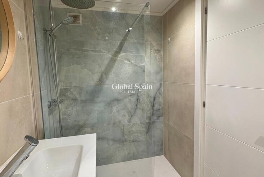 Revente - APPARTEMENT -
TORREVIEJA - Costa Blanca