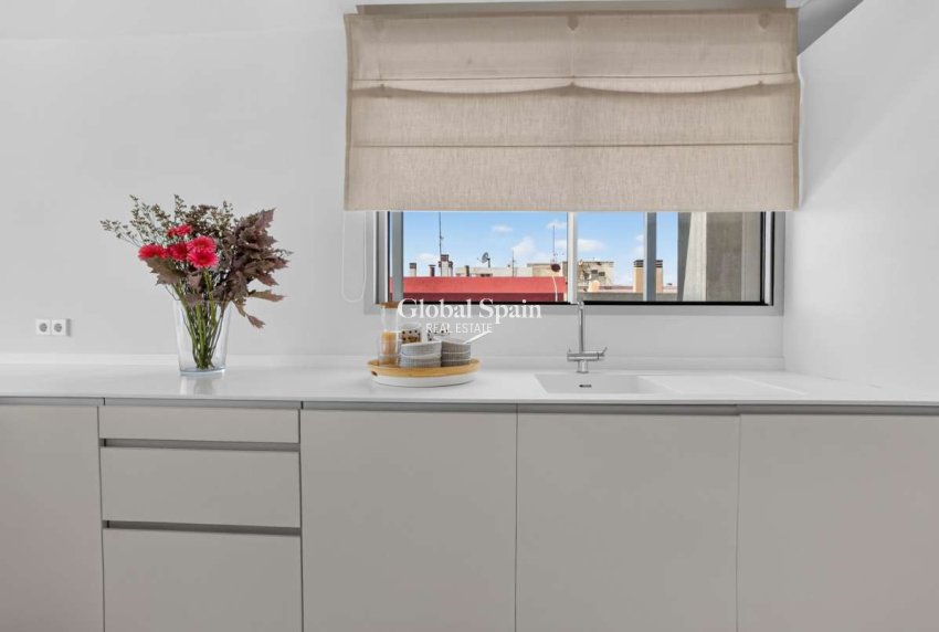 Revente - APPARTEMENT -
TORREVIEJA - Costa Blanca