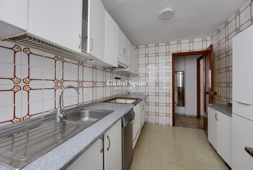Revente - APPARTEMENT -
TORREVIEJA - Costa Blanca