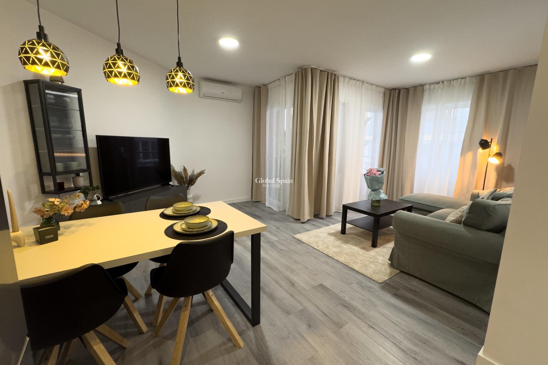 Revente - APPARTEMENT -
TORREVIEJA - Curva Del Palangre