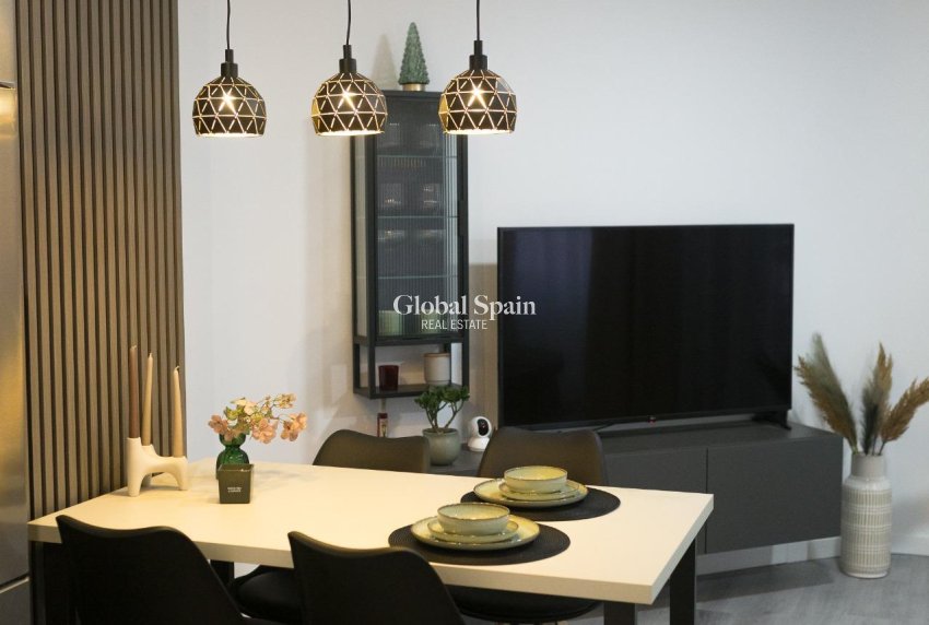 Revente - APPARTEMENT -
TORREVIEJA - Curva Del Palangre