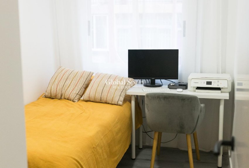 Revente - APPARTEMENT -
TORREVIEJA - Curva Del Palangre