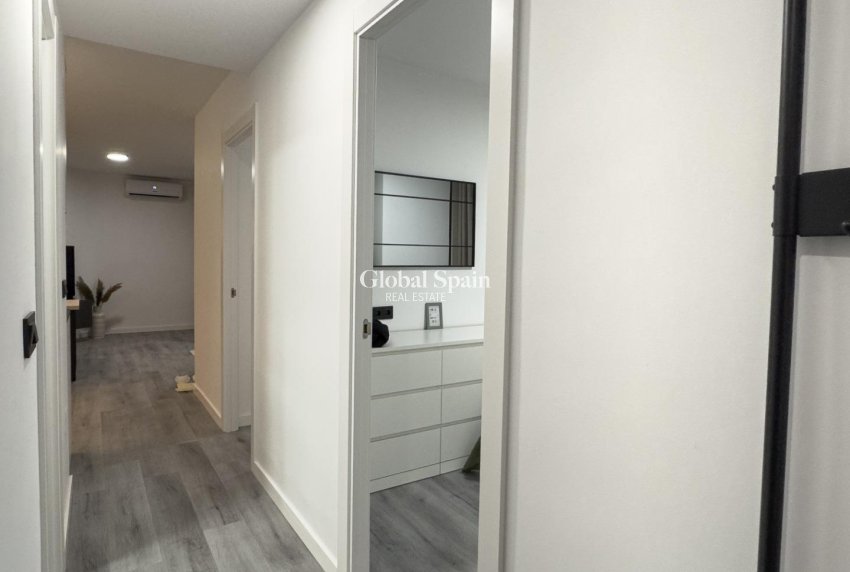 Revente - APPARTEMENT -
TORREVIEJA - Curva Del Palangre