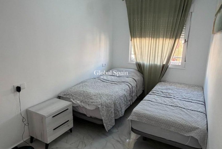 Revente - APPARTEMENT -
TORREVIEJA - Curva Del Palangre