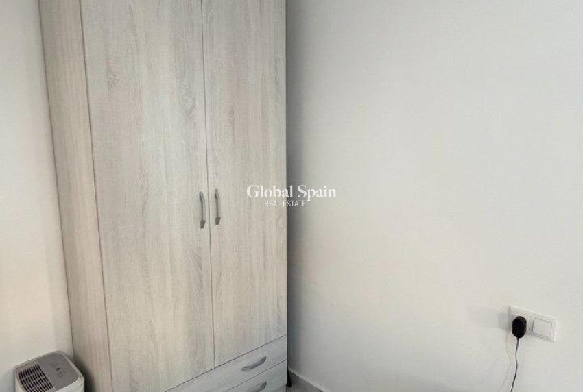 Revente - APPARTEMENT -
TORREVIEJA - Curva Del Palangre