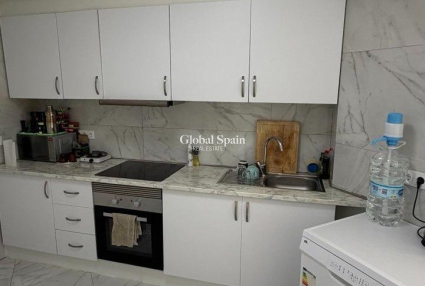 Revente - APPARTEMENT -
TORREVIEJA - Curva Del Palangre