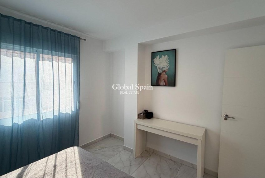 Revente - APPARTEMENT -
TORREVIEJA - Curva Del Palangre