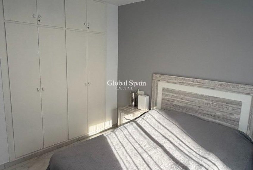 Revente - APPARTEMENT -
TORREVIEJA - Curva Del Palangre