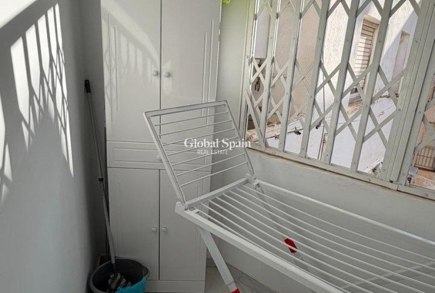 Revente - APPARTEMENT -
TORREVIEJA - Curva Del Palangre