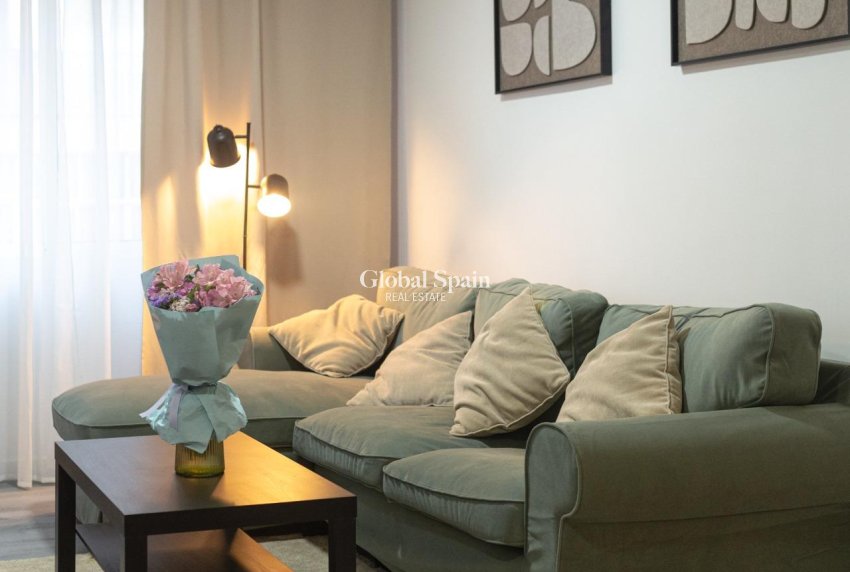 Revente - APPARTEMENT -
TORREVIEJA - Curva Del Palangre
