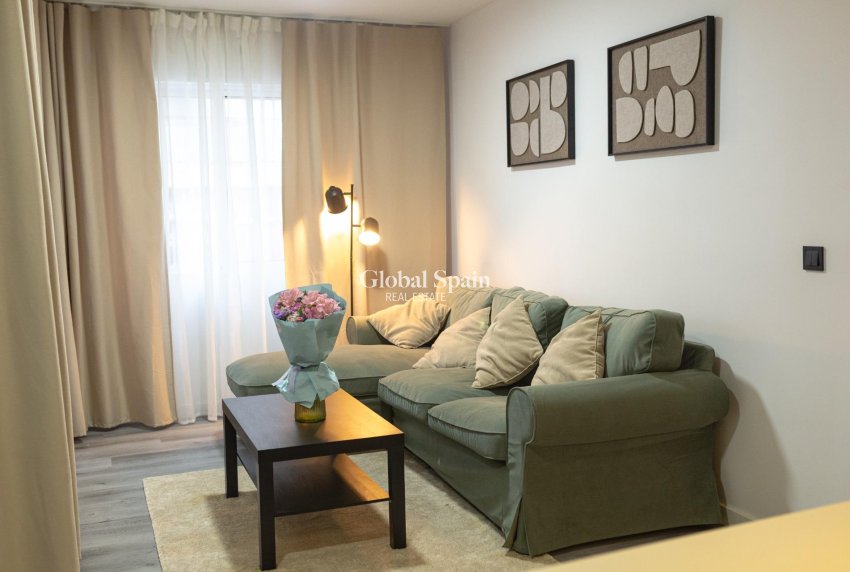 Revente - APPARTEMENT -
TORREVIEJA - Curva Del Palangre