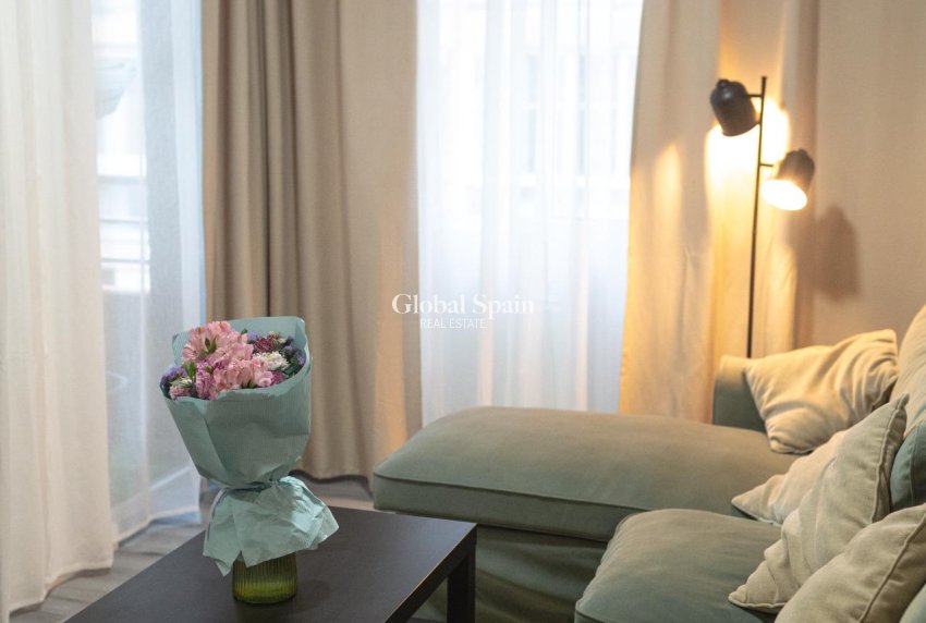 Revente - APPARTEMENT -
TORREVIEJA - Curva Del Palangre