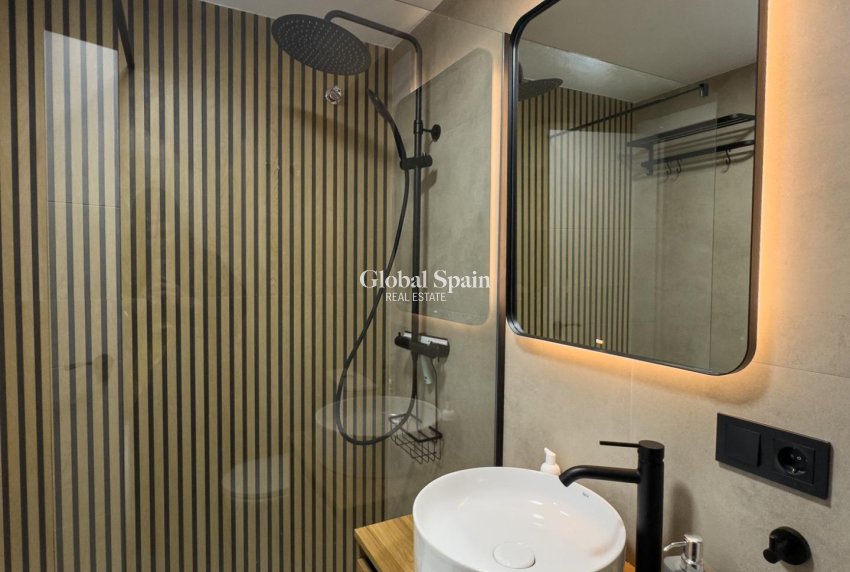 Revente - APPARTEMENT -
TORREVIEJA - Curva Del Palangre
