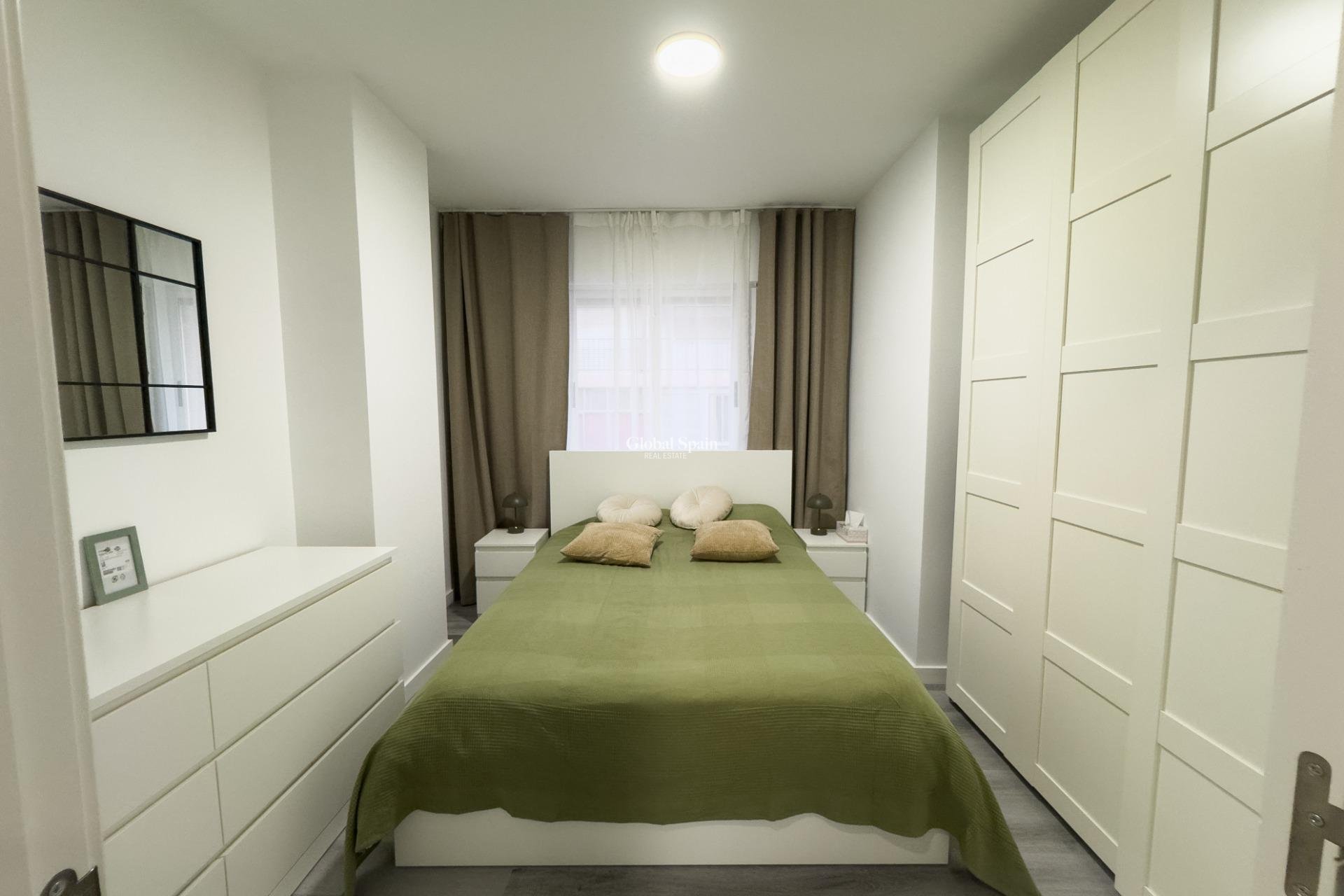 Revente - APPARTEMENT -
TORREVIEJA - Curva Del Palangre