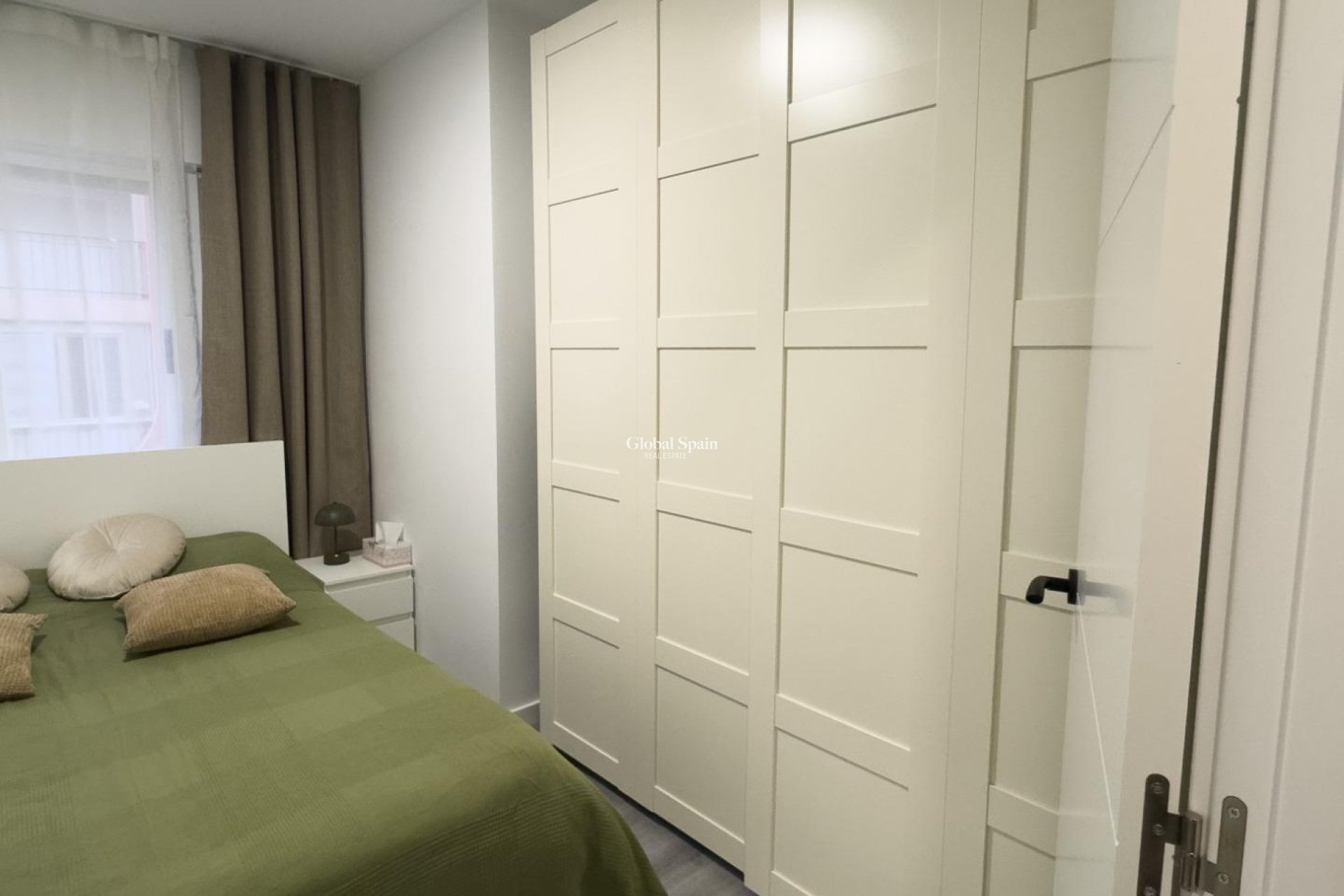 Revente - APPARTEMENT -
TORREVIEJA - Curva Del Palangre