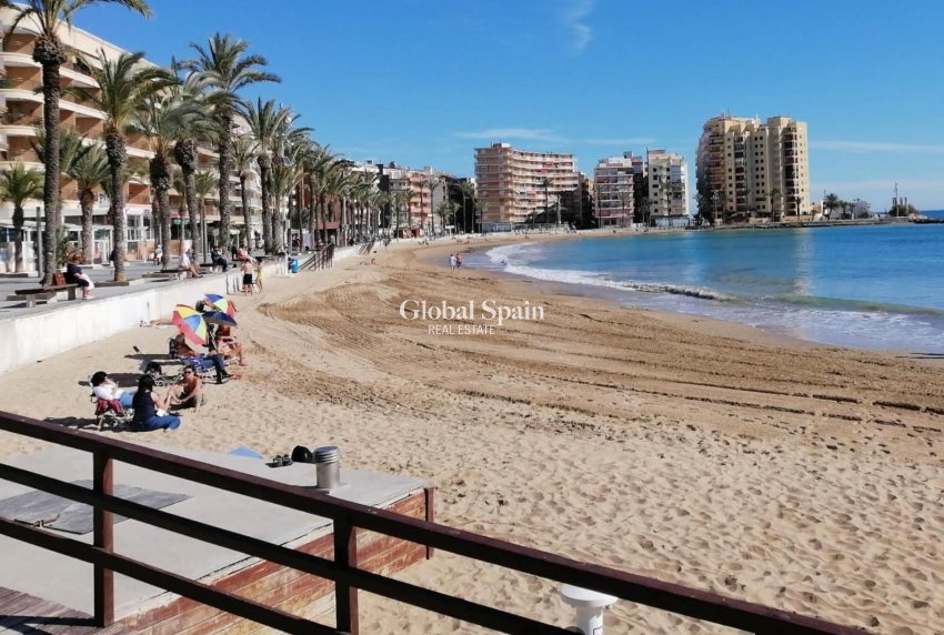 Revente - APPARTEMENT -
TORREVIEJA - Curva Del Palangre