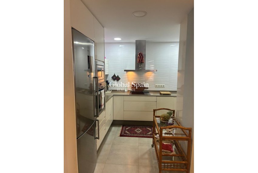 Revente - APPARTEMENT -
TORREVIEJA - El Acequión - Los Náufragos