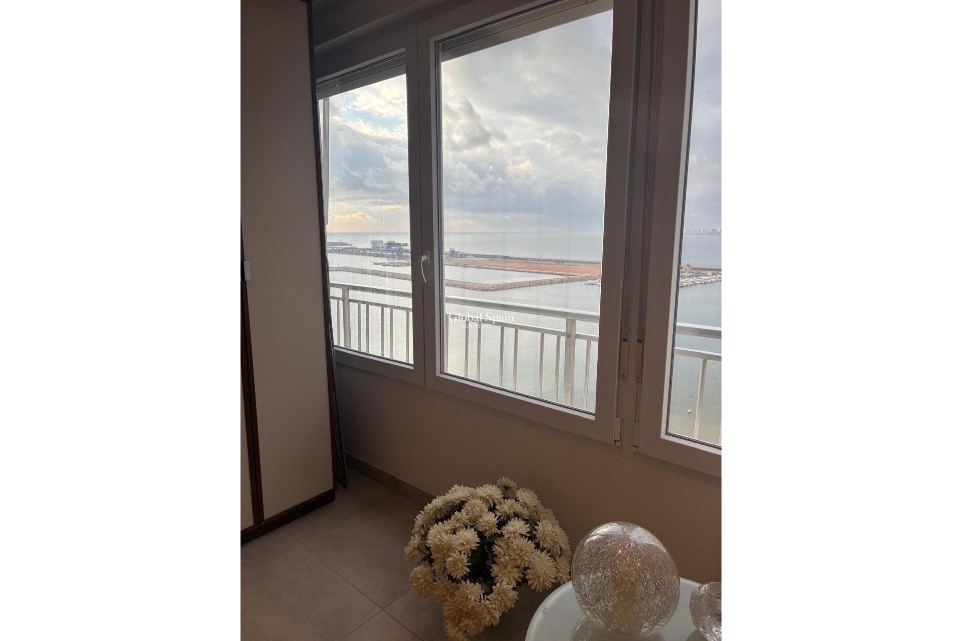 Revente - APPARTEMENT -
TORREVIEJA - El Acequión - Los Náufragos