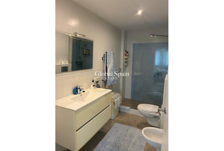 Revente - APPARTEMENT -
TORREVIEJA - El Acequión - Los Náufragos