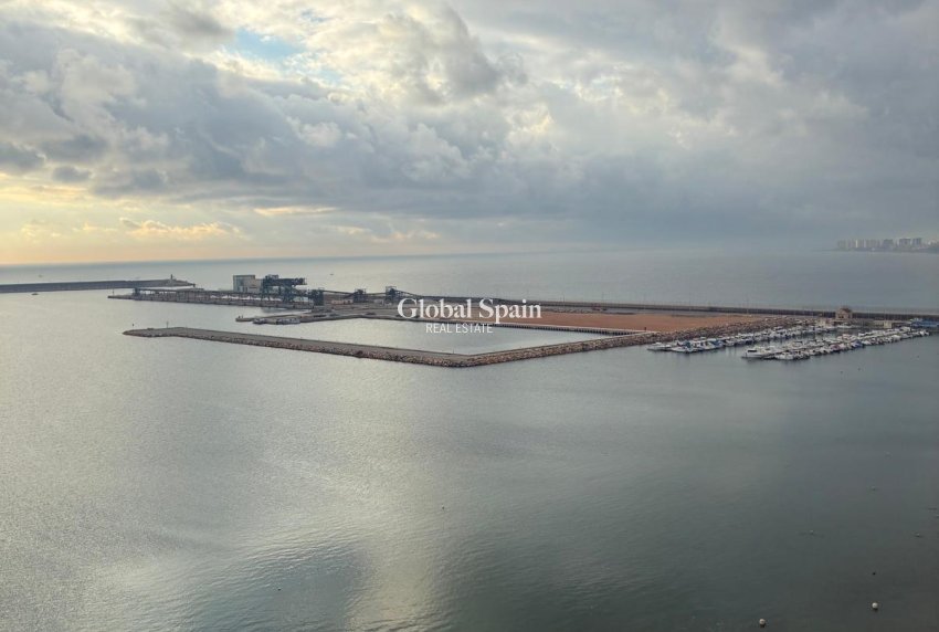 Revente - APPARTEMENT -
TORREVIEJA - El Acequión - Los Náufragos