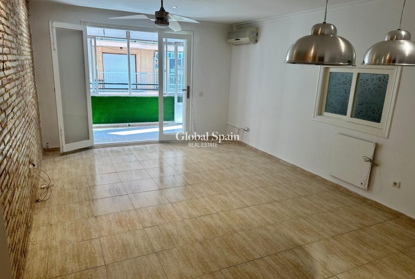 Revente - APPARTEMENT -
TORREVIEJA - El Acequión - Los Náufragos