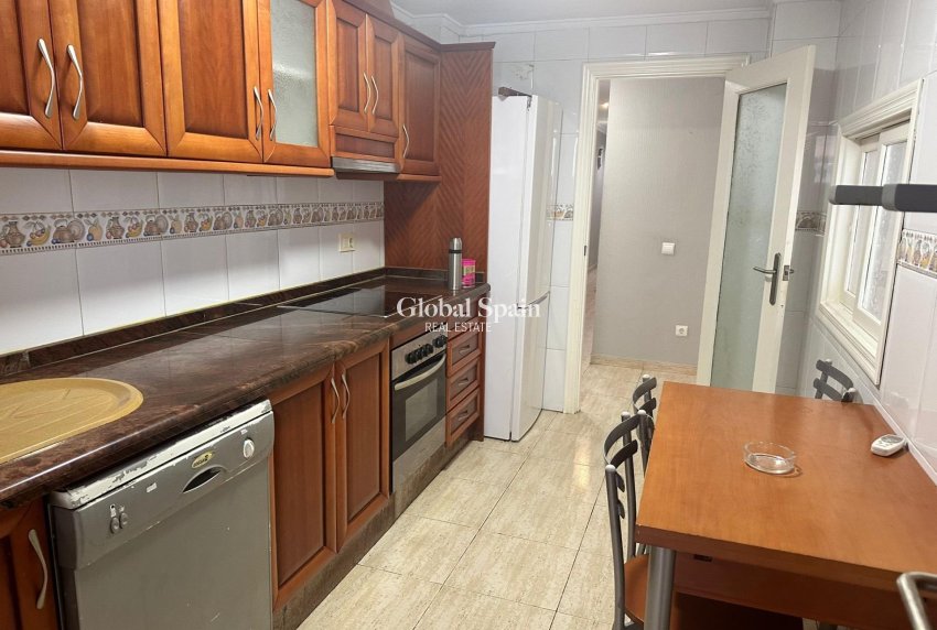 Revente - APPARTEMENT -
TORREVIEJA - El Acequión - Los Náufragos